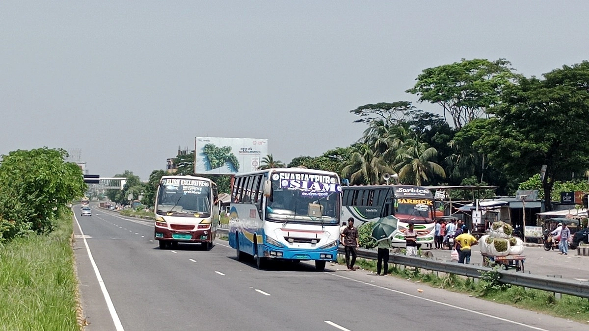 ঈদের ছুটি শেষ না হতেই রাজধানীমুখী মানুষের ঢল