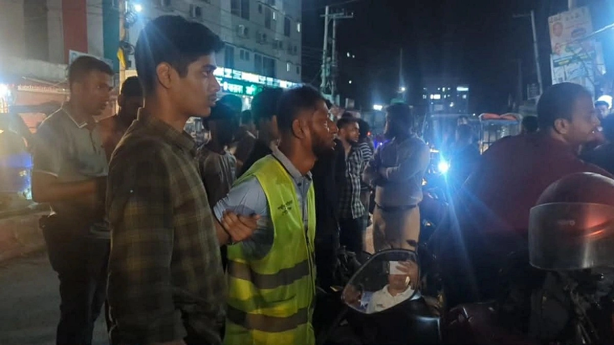 লক্ষ্মীপুরে সড়কে চাঁদাবাজি, যুবক আটক