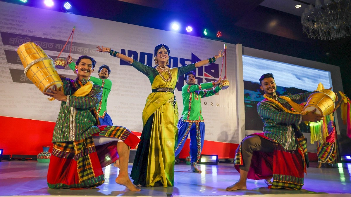 ঝলমলে সন্ধ্যায়