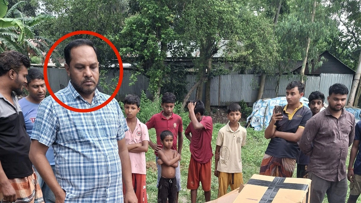 নকল সিগারেট কারখানায় অভিযান, যুবলীগ নেতাকে ঘিরে বিতর্ক