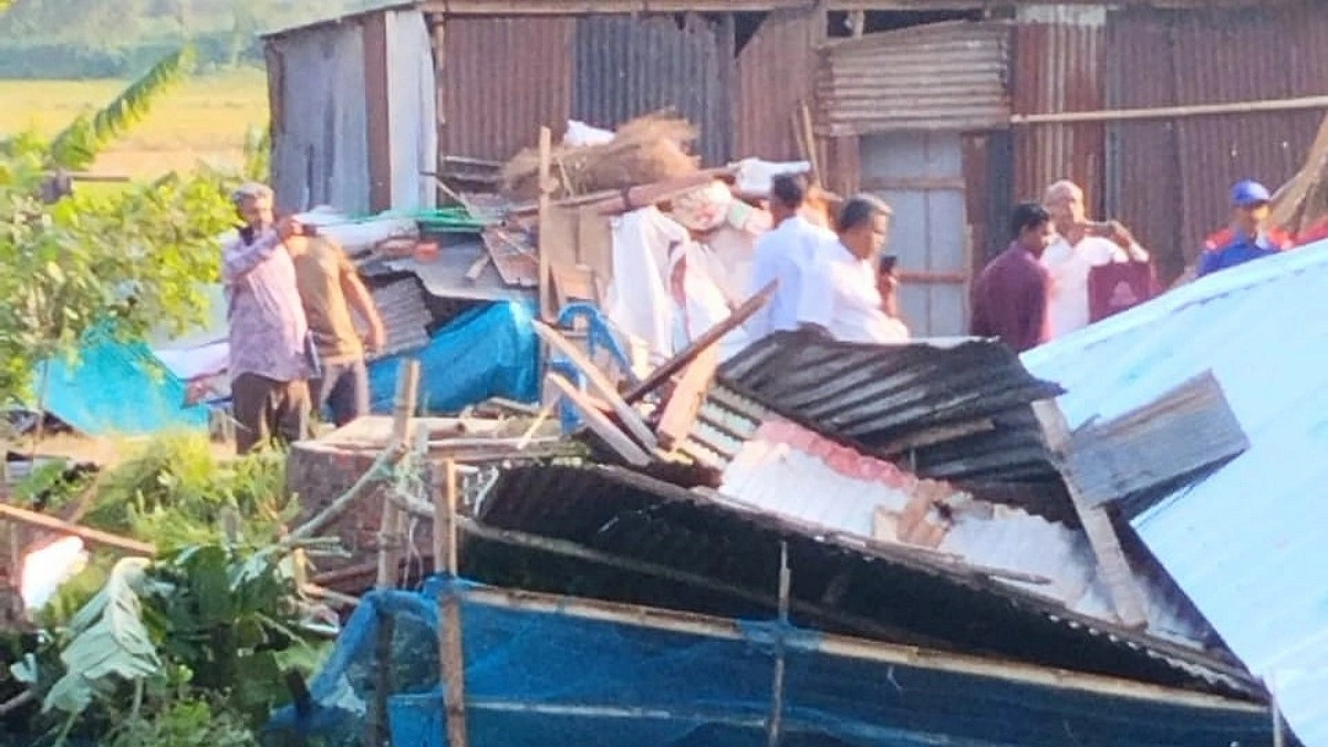 ঝড়ে নির্মাণাধীন ঘরের চাল ও খুঁটি ভেঙে একজনের মৃত্যু