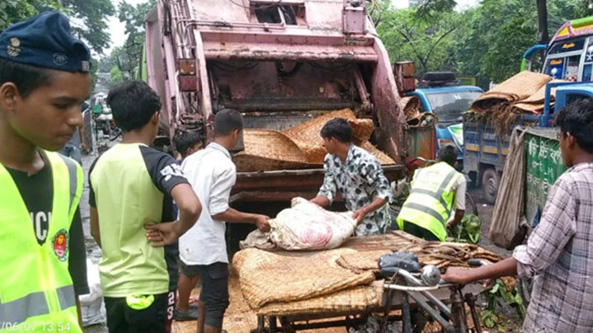 সকালে বর্জ্য ছিল সন্ধ্যার মধ্যে সাফ