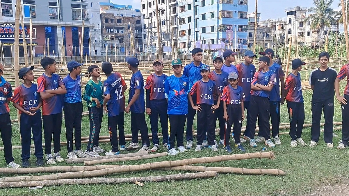 ক্রিকেট মাঠে গরুর হাট, খুদে খেলোয়াড়দের প্রতিবাদ