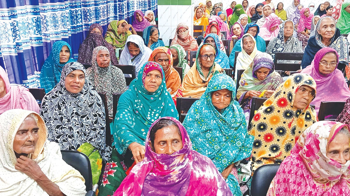 ৪০০ মায়ের জন্য ভালোবাসা