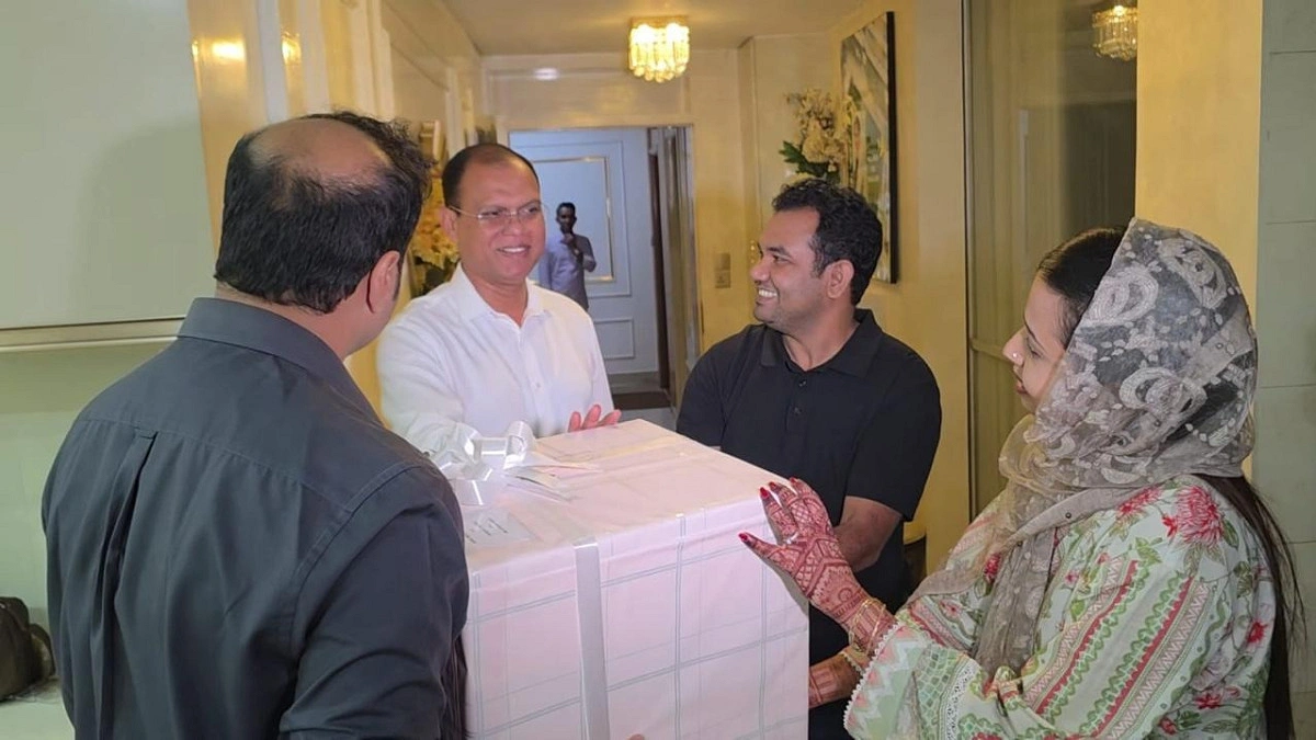 ‘সেই’ নবদম্পতির জন্য উপহার পাঠালেন প্রধানমন্ত্রী