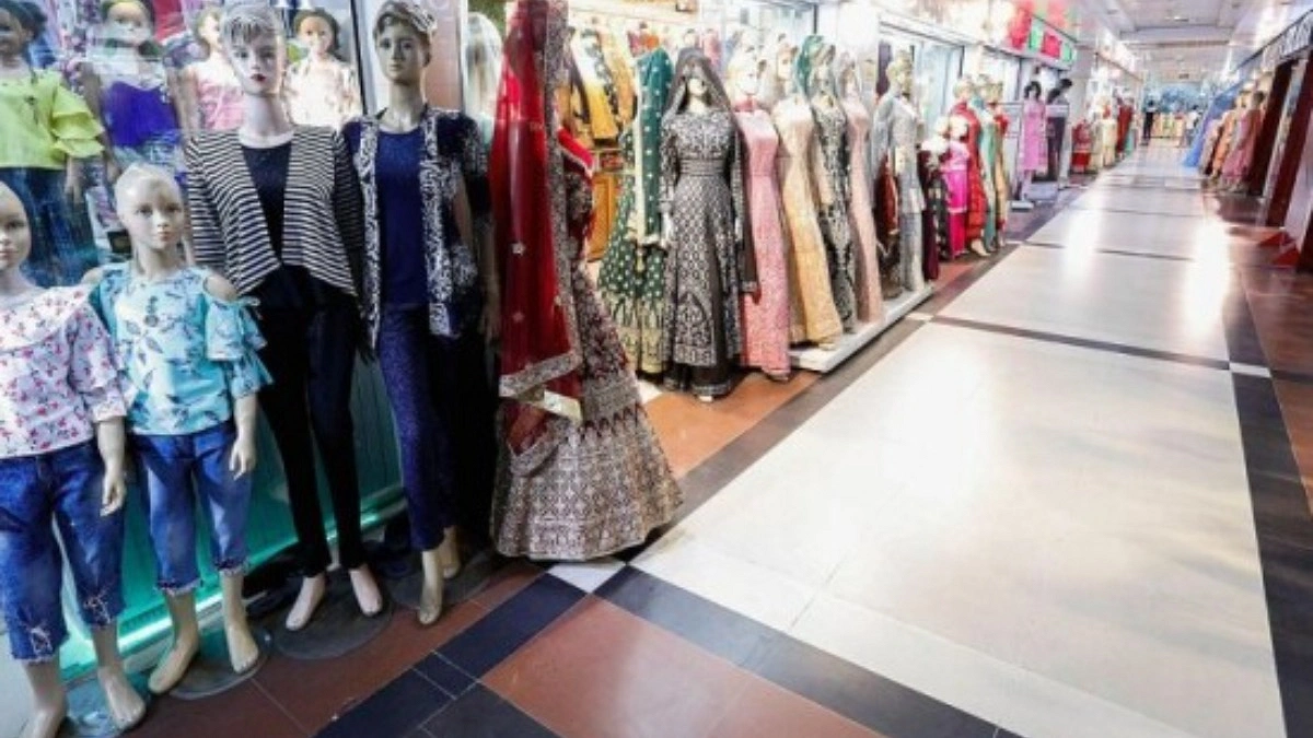 রাত ১০টা পর্যন্ত খোলা রাখা যাবে দোকান-শপিংমল