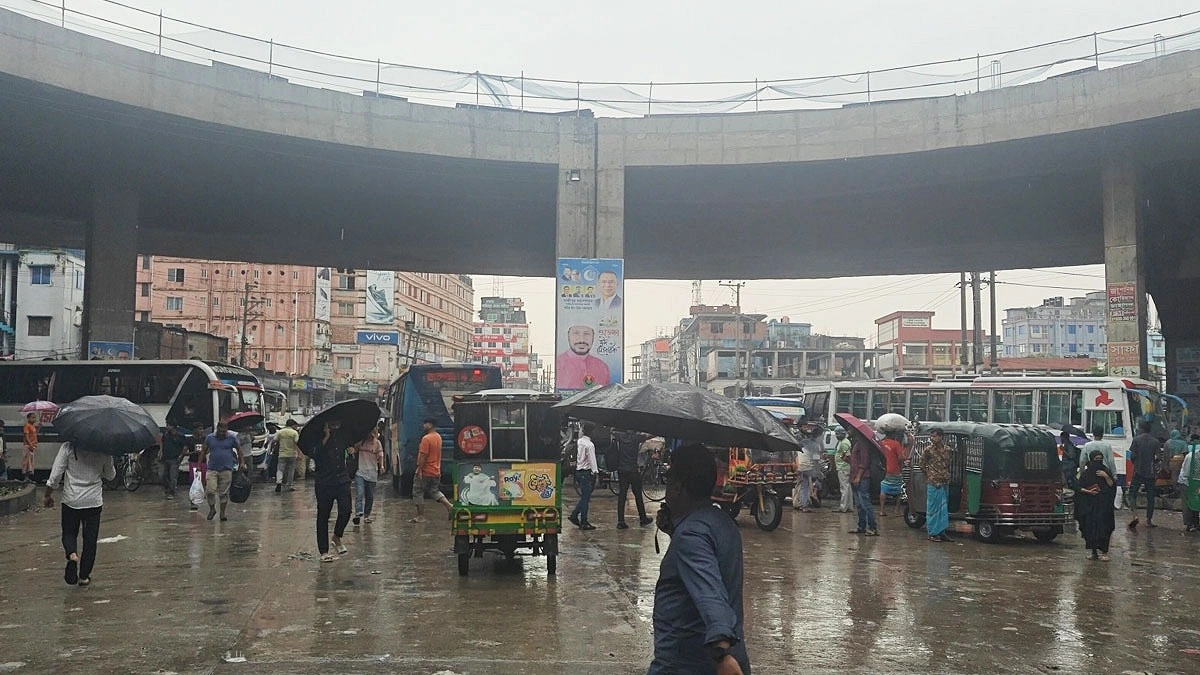 রাতভর যানজট, সকালের বৃষ্টিতে গাজীপুরে দুর্ভোগ