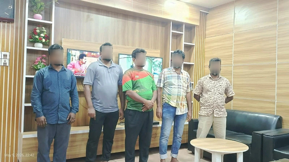 মাদক মামলার আসামি ছাড়াতে গিয়ে আটক ৫ নেতা