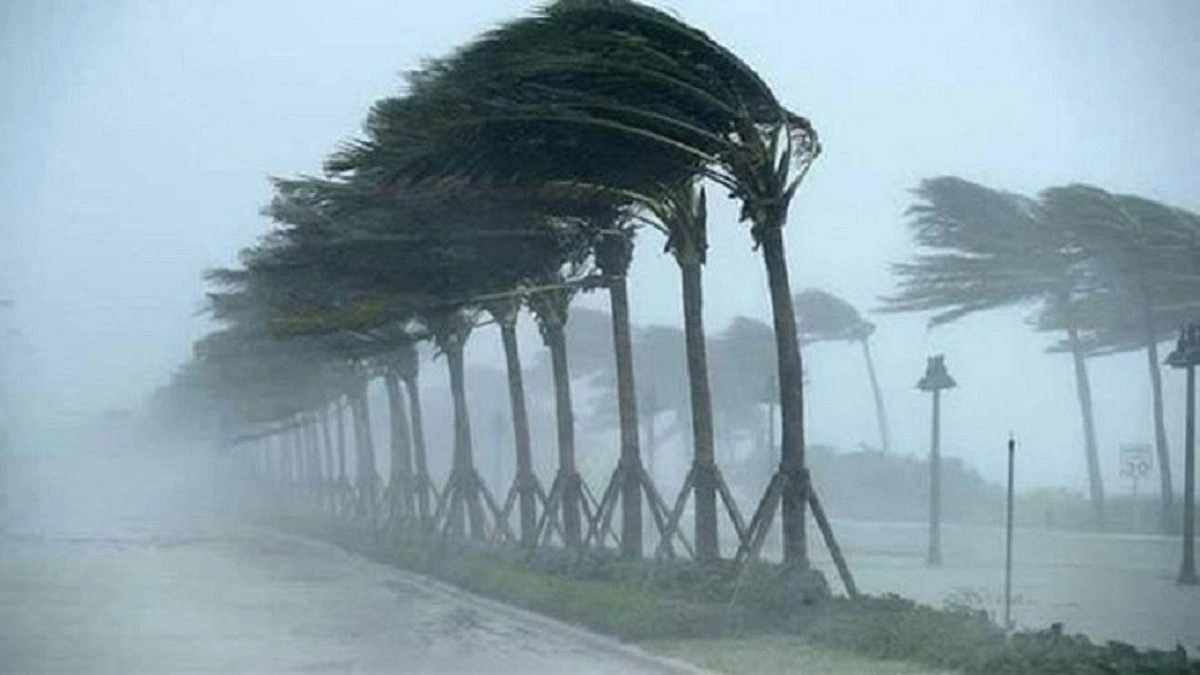 বৃহস্পতিবার সকাল ৯টার মধ্যে ১৩ জেলায় ঝড়ের আশঙ্কা