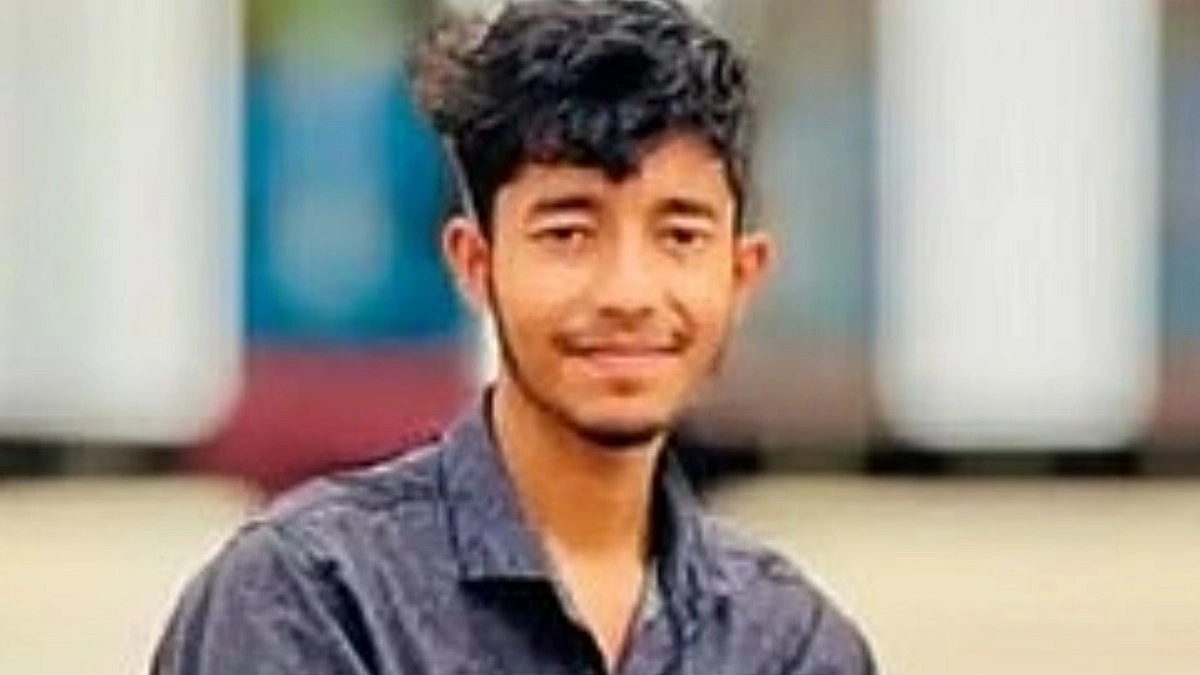 সাগরে তলিয়ে যাওয়ার ১৬ ঘণ্টা পর তরুণের লাশ উদ্ধার
