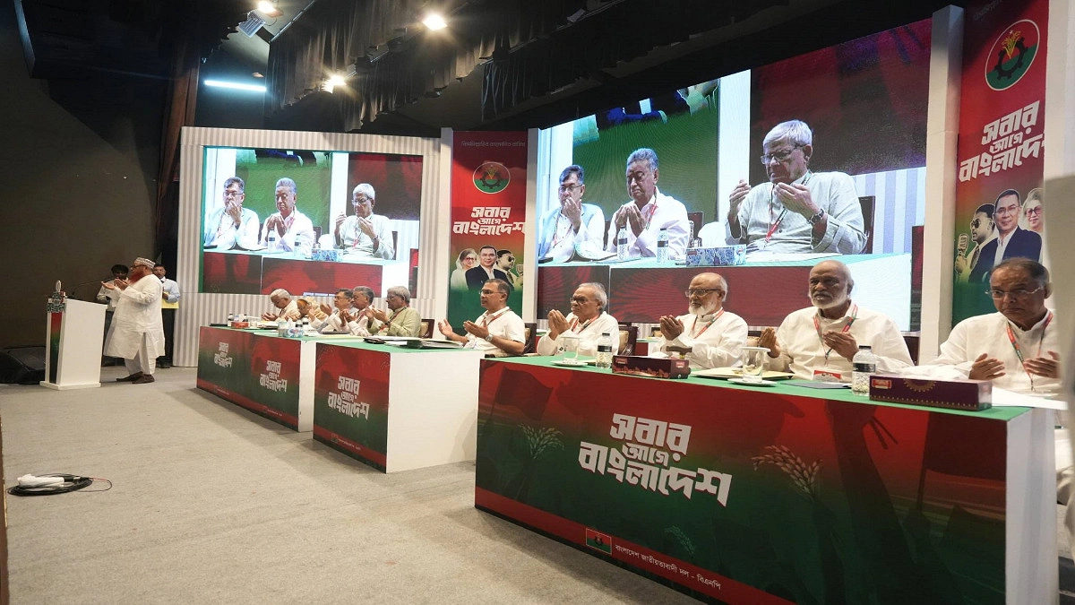 স্বচ্ছতা নিশ্চিতে দলের কাছে মন্ত্রীদের জবাবদিহি