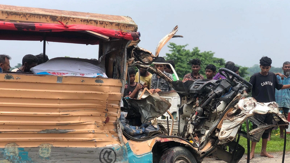 সুনামগঞ্জে বাসচাপায় লেগুনার এক যাত্রী নিহত