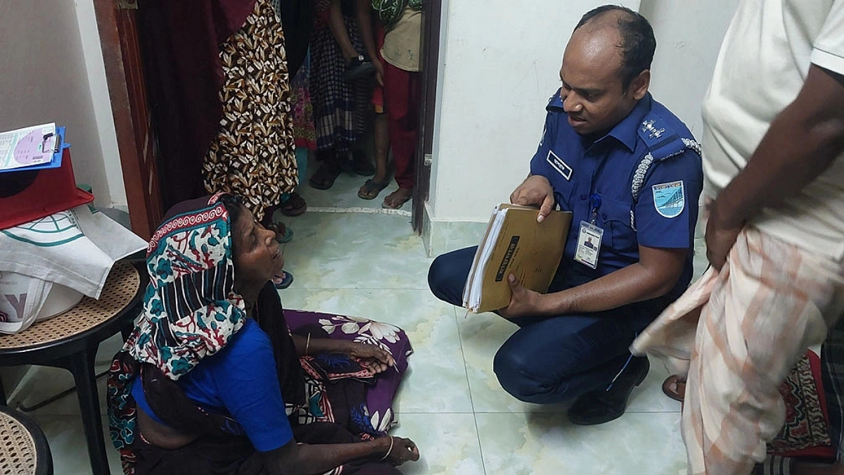 ছেলেকে আটকে রাখার খবরে এলেন মা, পেলেন লাশ