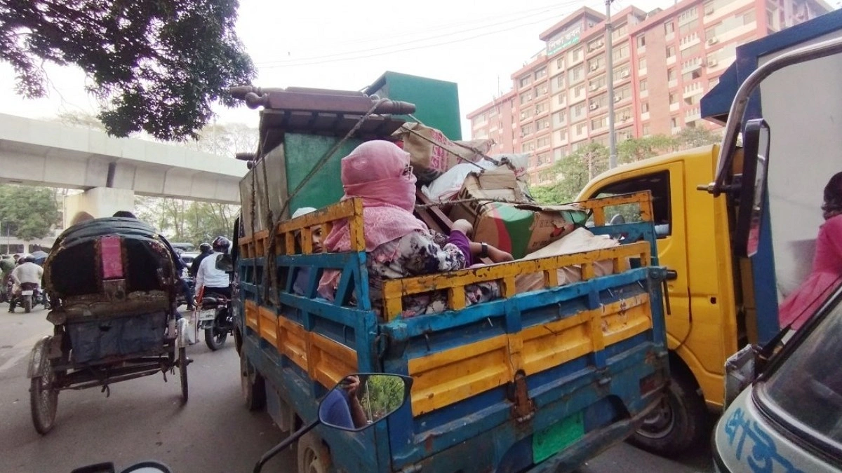 খরচ বাড়ায় আকর্ষণ হারাচ্ছে শহুরে জীবন