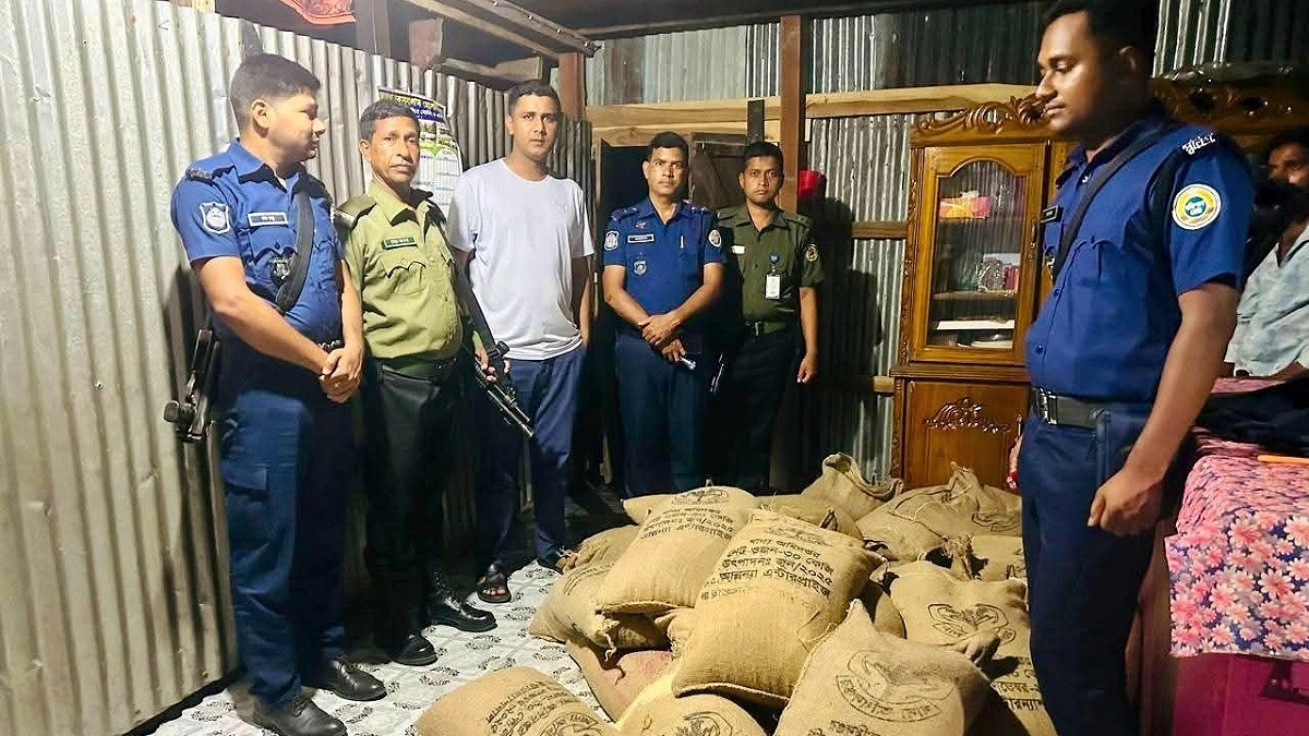 জেলেদের জন্য বরাদ্দ করা চাল মিলল ইতালি বাড়িতে