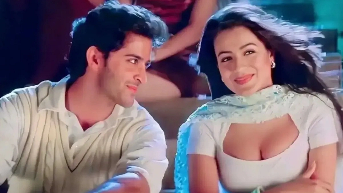 হৃতিকের সঙ্গে ছবি পোস্ট করেই বিস্ফোরক আমিশা প্যাটেল