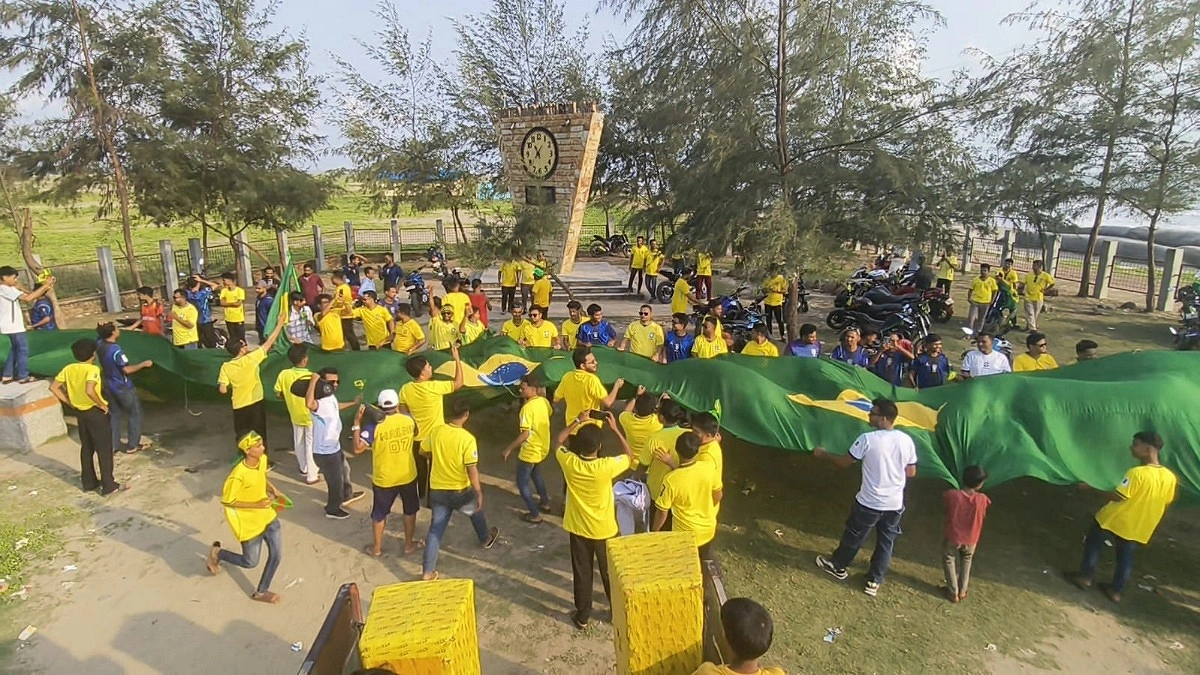 সীমান্ত শহর টেকনাফে ব্রাজিল উন্মাদনা