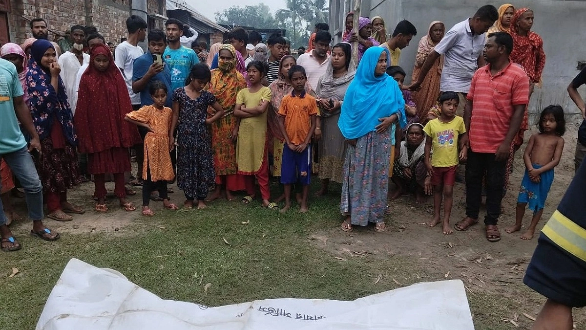 আগুনে মা-মেয়ের মৃত্যু, ‘ঘরে কেরোসিনের গন্ধ’