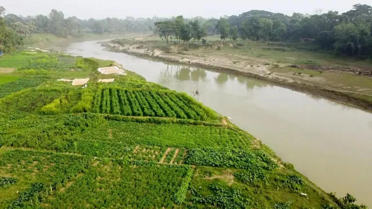 খোয়াইয়ের বুকে ৬০০ স্থাপনা