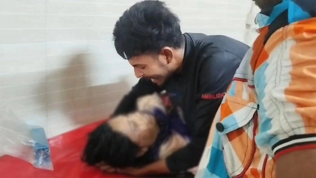 বুকে ব্যথা নিয়ে হাসপাতালে নারী, ভুল চিকিৎসায় মৃত্যুর অভিযোগ