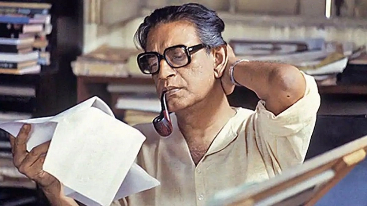 জন্মদিনে হোটেলে কাটাতেন সত্যজিৎ রায়