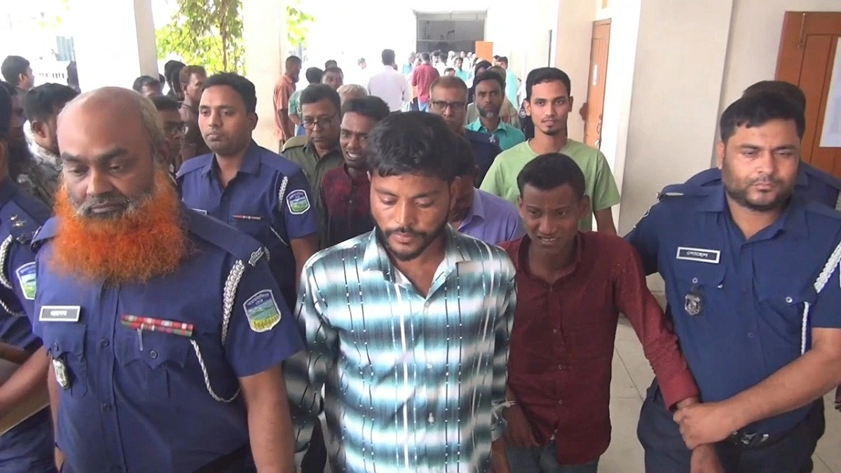 স্কুলছাত্রীকে সংঘবদ্ধ ধর্ষণ, তিনজনের মৃত্যুদণ্ড