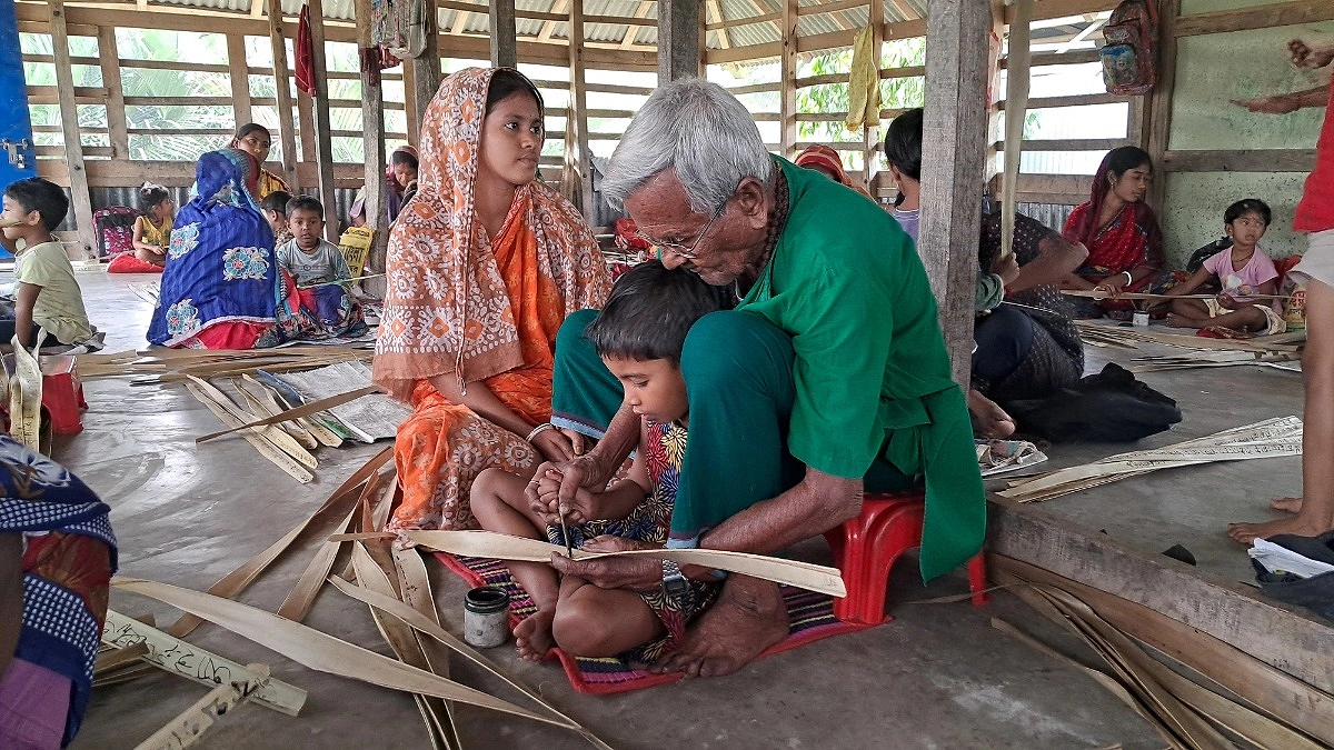 তালপাতায় দোয়াত-কালিতে হাতেখড়ির পাঠশালা