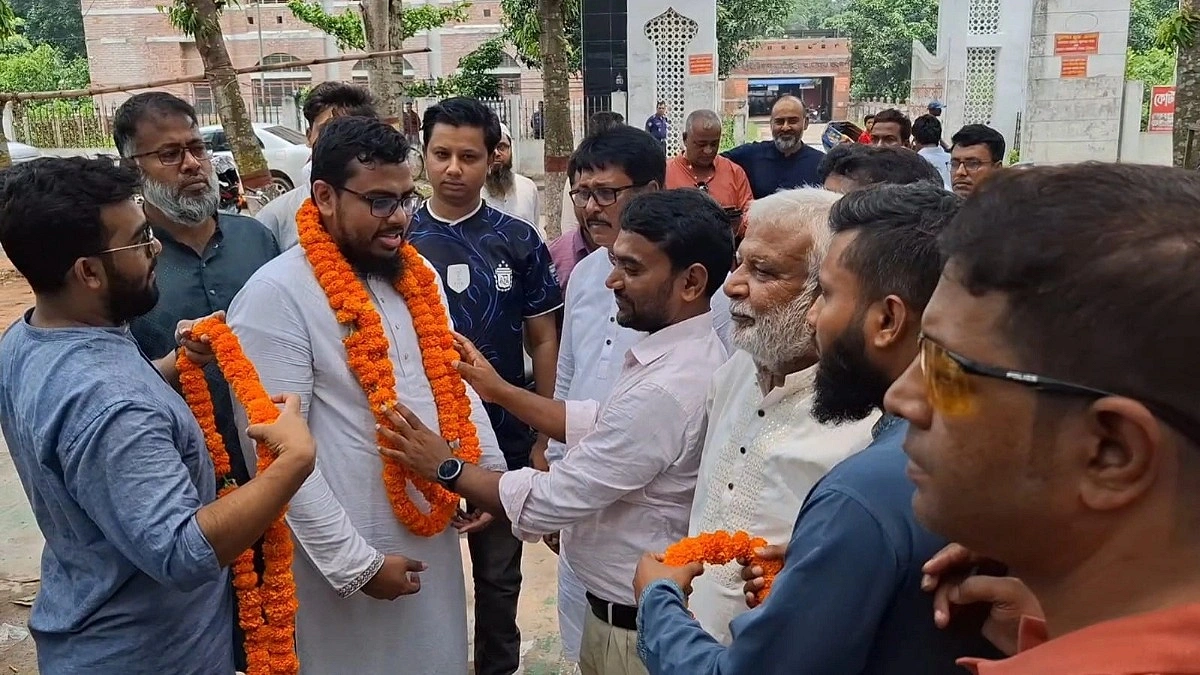 সন্ধ্যায় গ্রেপ্তার, সকালে জামিনে মুক্ত এনসিপির তারেক রেজা