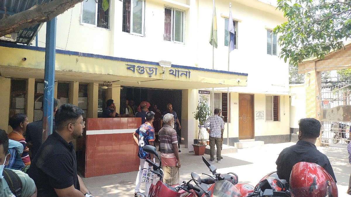 বন্ধুদের সঙ্গে ঘুরতে গিয়ে ‘সংঘবদ্ধ ধর্ষণ’, গ্রেপ্তার ৩