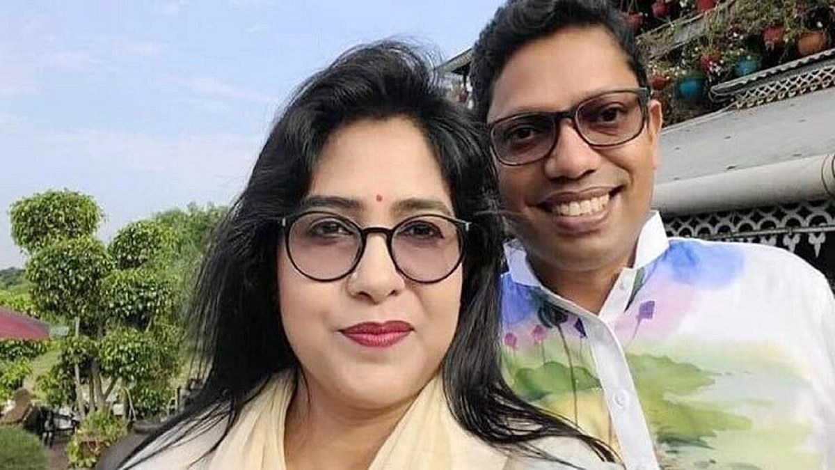 পলকের স্ত্রীর আয়কর নথি জব্দের আদেশ