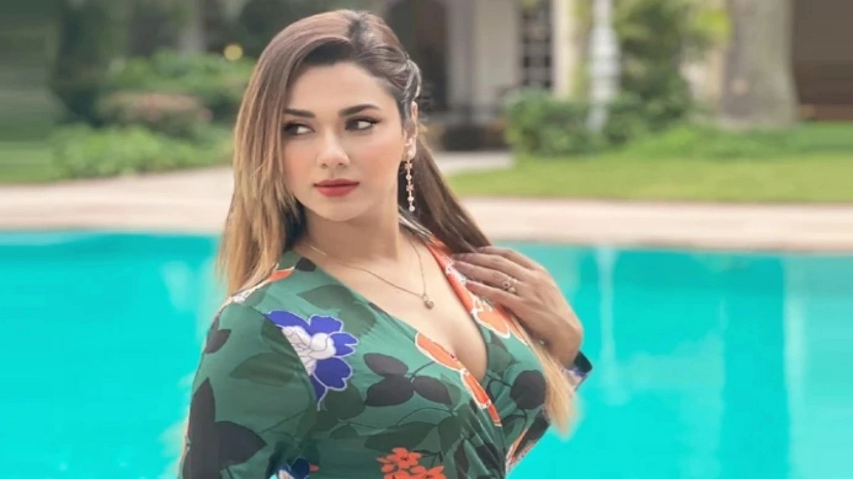 চিত্রনায়িকা ববির বিরুদ্ধে মামলা করবেন নায়ক