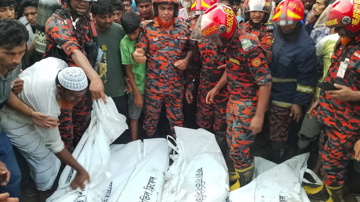 সরাইলে সেপটিক ট্যাংকে নেমে চারজনের মৃত্যু