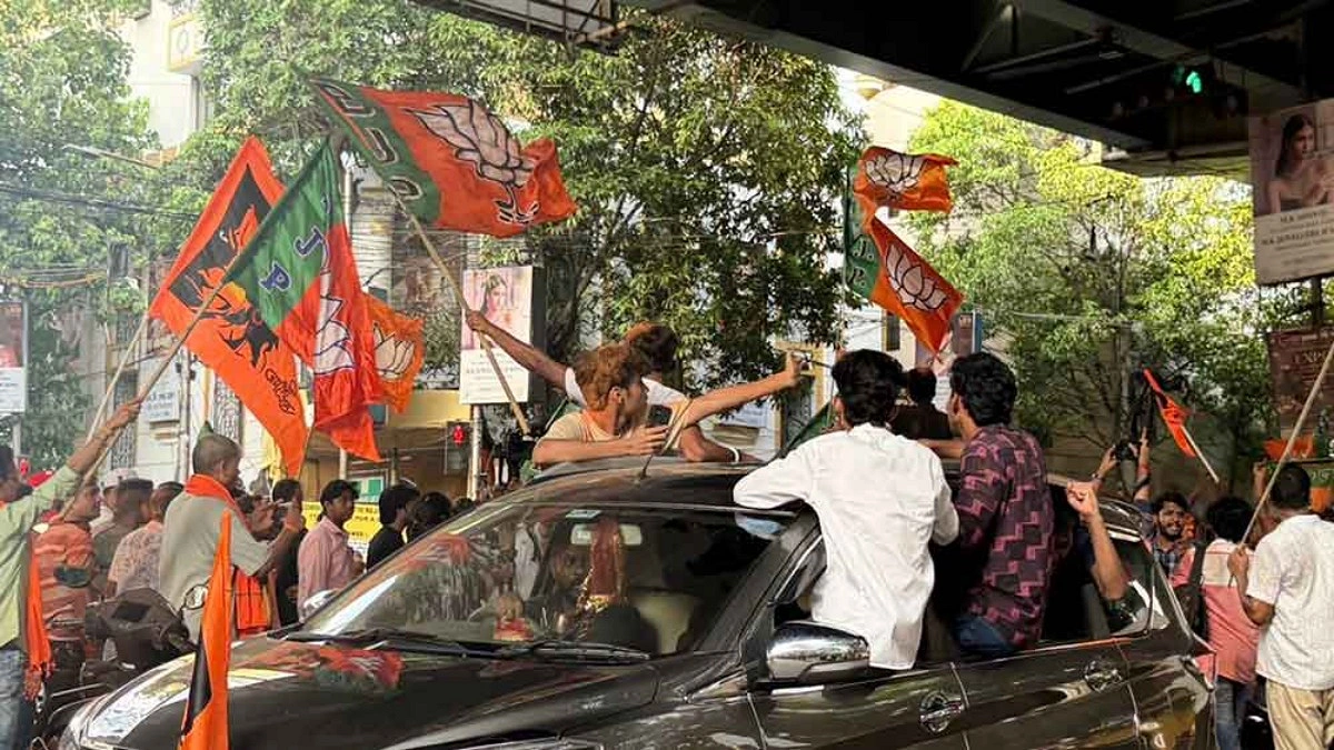 দেড় দশক পর পশ্চিমবঙ্গে পালাবদলের সুর