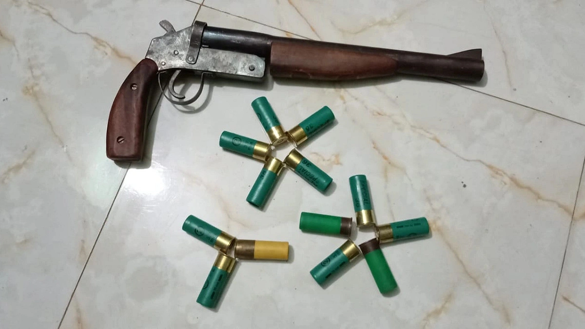 ঈশ্বরদীতে মাদক অভিযানে আগ্নেয়াস্ত্র ও গুলি উদ্ধার, আটক ১
