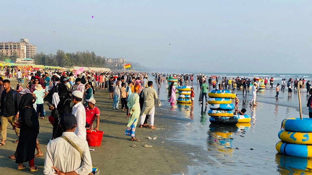 ঈদের ছুটিতে কক্সবাজারে উপচে পড়া ভিড়