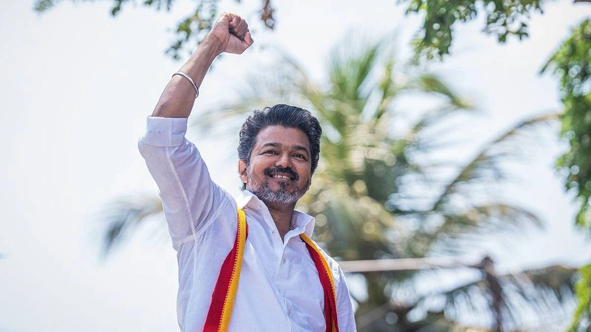 পলিটিক্যাল ভিলেনদের কীভাবে নাস্তানাবুদ করলেন নায়ক বিজয়