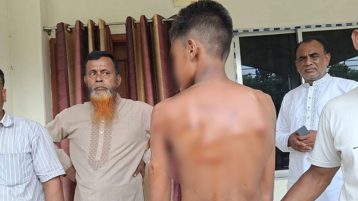 বেত্রাঘাতে হাসপাতালে স্কুলছাত্র, শিক্ষককে শোকজ