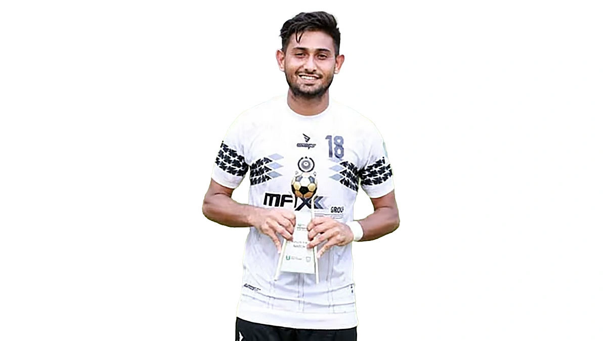 লাল-সবুজে সৌরভের ছোঁয়া