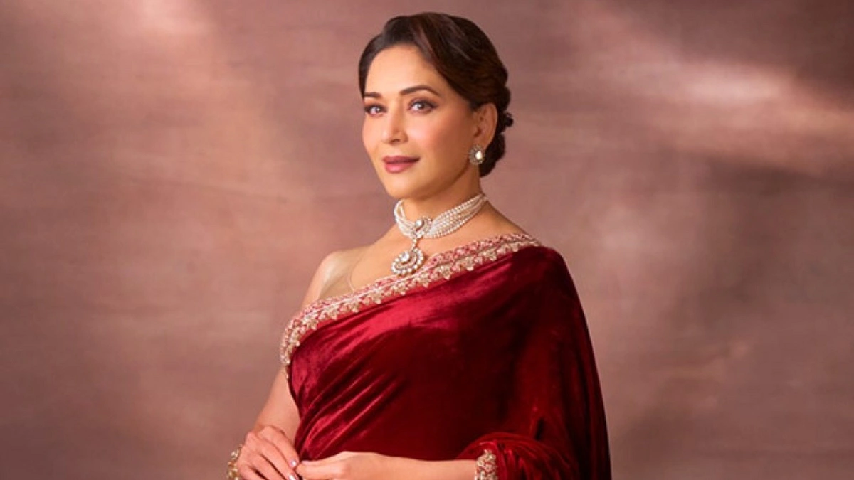 নেটফ্লিক্সে আসছে মাধুরীর ‘মা-বেহেন’