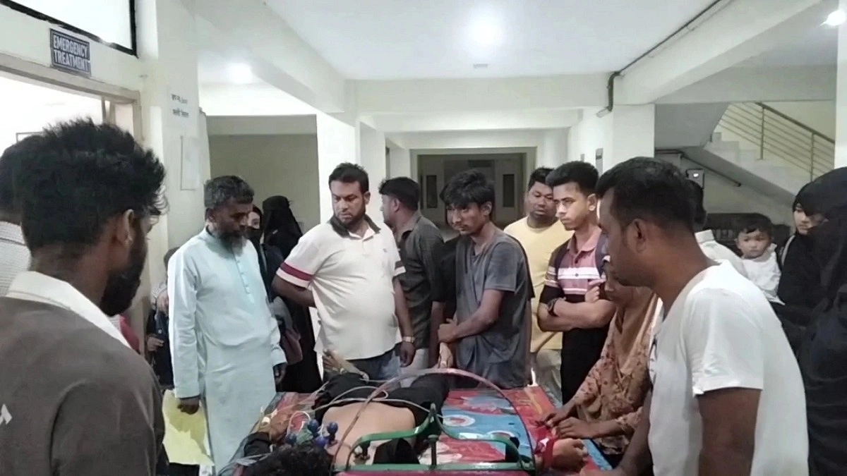 শিবচরে মোটরসাইকেল-ভ্যান সংঘর্ষে প্রাণ গেল যুবকের