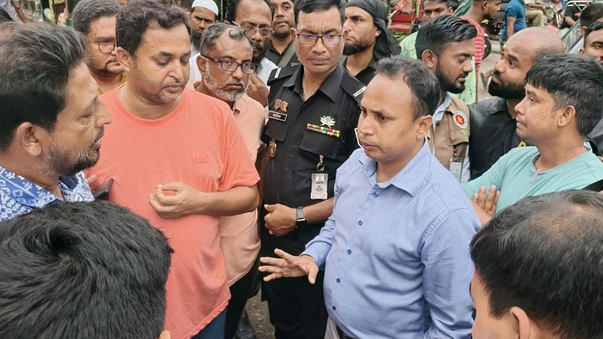 কেরাণীগঞ্জে মহাসড়কে হাট ও রেস্টহাউজ, ৫ লাখ টাকা জরিমানা