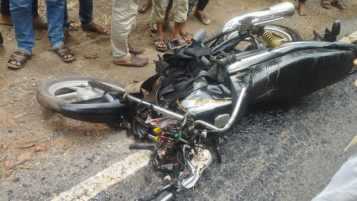 ট্রাকচাপায় প্রাণ গেল তিন মোটরসাইকেল আরোহীর