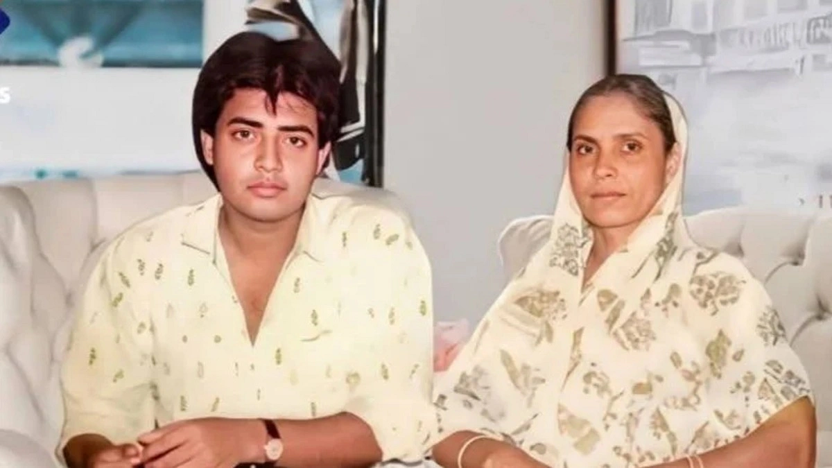 চাবুকের আঘাত দেখে কান্নায় ভেঙে পড়েছিলেন মা : ওমর সানী