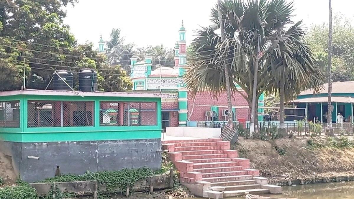 রহস্য আর ঐতিহ্যে ঘেরা শৈলকুপা শাহী মসজিদ