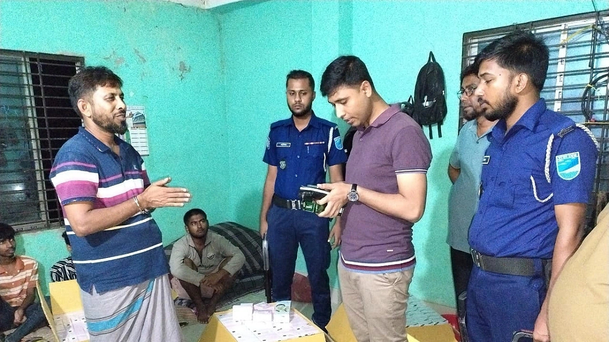 নকল প্রসাধনী তৈরির দায়ে এক লাখ টাকা জরিমানা