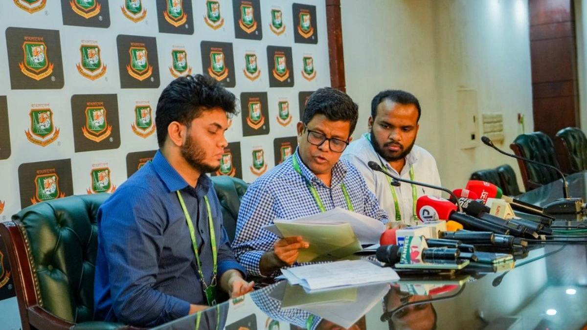 বাধ্য হয়ে নাম জানালেন রিটার্নিং অফিসার