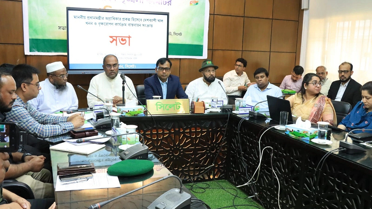 খাল খনন ও বৃক্ষরোপণে প্রয়োজন জনসম্পৃক্ততা : সিসিক প্রশাসক