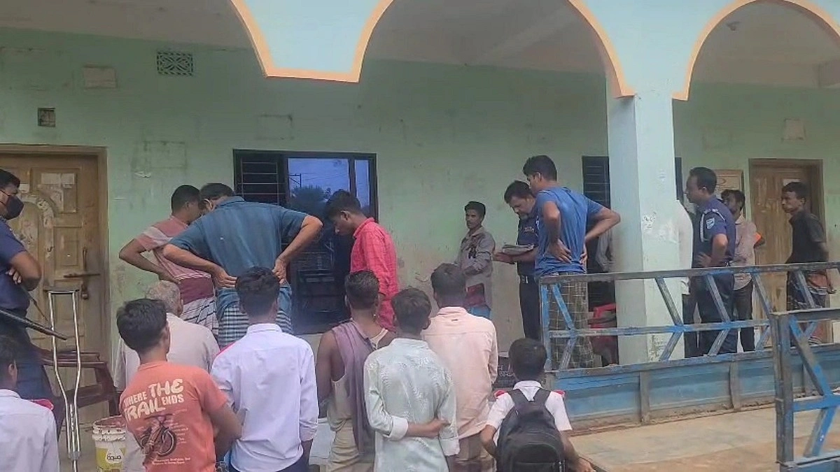 স্কুলের বাইরে ভিক্ষুকের মরদেহ, পাশে ‘সঞ্চয়ের’ ৭০ হাজার টাকা