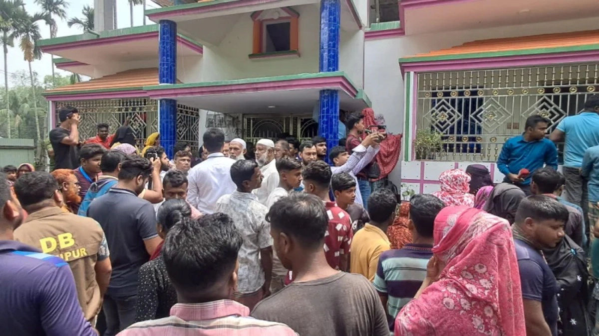 কাপাসিয়ায় ৪ জনকে হত্যা গলা কেটে, শিশুকে শ্বাসরোধে