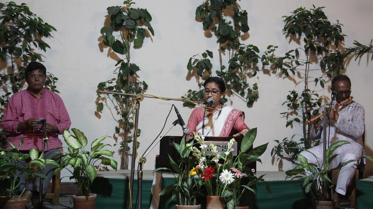 লোক সংগীতে ছায়ানটে শ্রোতার আসর